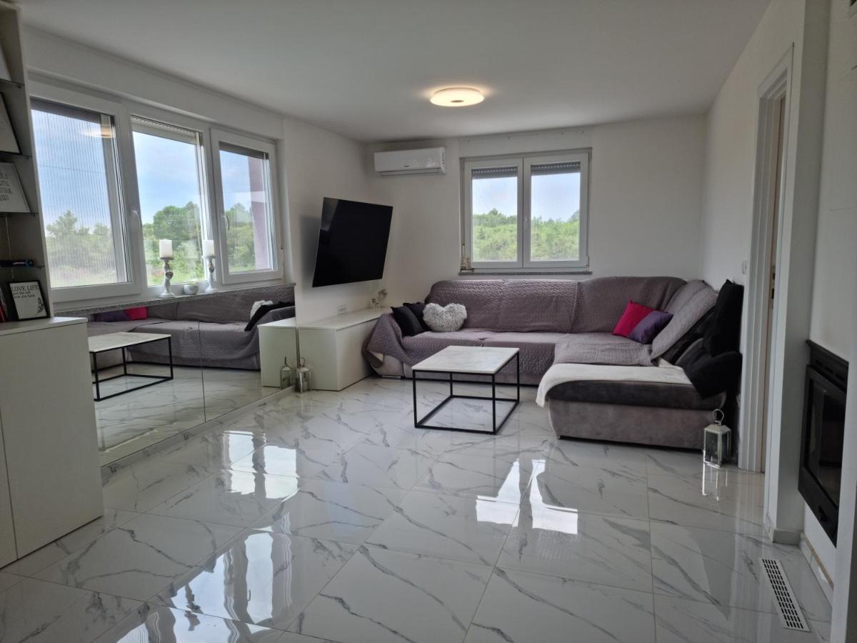 Luxury Apartment Umag Bagian luar foto
