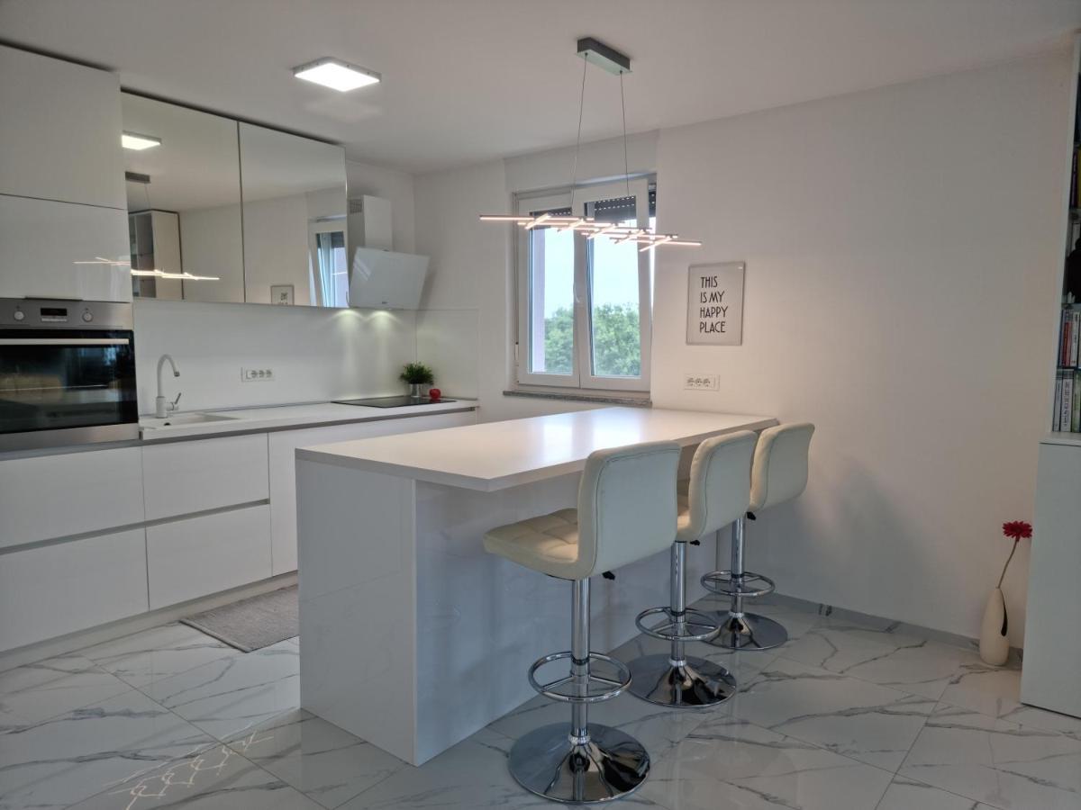 Luxury Apartment Umag Bagian luar foto