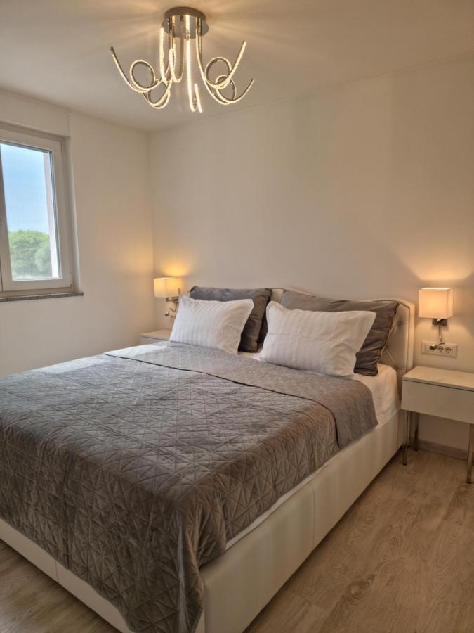 Luxury Apartment Umag Bagian luar foto
