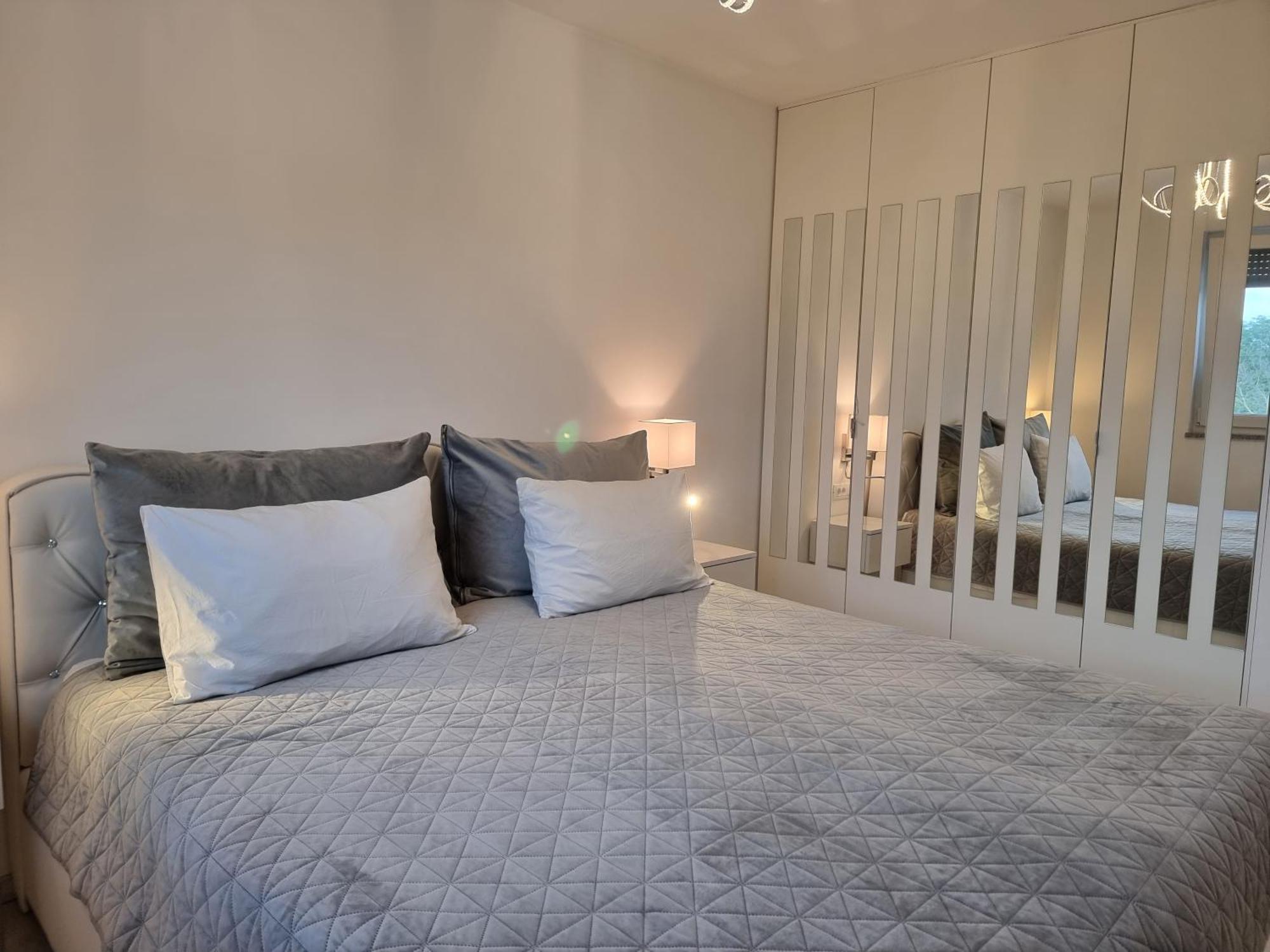 Luxury Apartment Umag Bagian luar foto